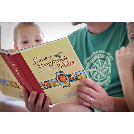 The Jesus Storybook Bible, Read-Aloud Edition: Every Story Whispers His Name