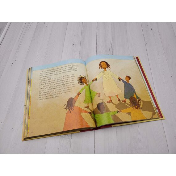 The Jesus Storybook Bible, Read-Aloud Edition: Every Story Whispers His Name