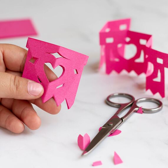 PLAY-CUT Fotokarton A5 Set (300g/m2) | 50 Bogen Din A5 Foto Karton Bunt mit 10 Verschiedenen Farben | Dickes Foto Papier | Premium Druckerpapier Dicke Stärke | Karton zum Basteln Drucken