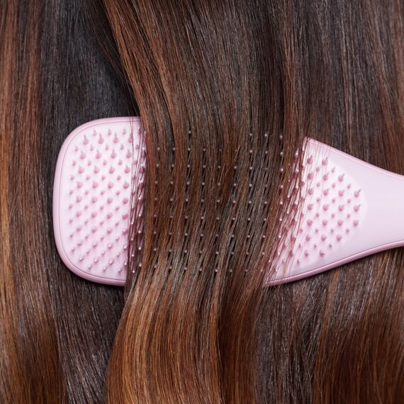 Tangle Teezer Ultimate Detangler Haarbürste – Für Nasses & Trockenes Haar – Entwirrungsbürste für Alle Haartypen – Zweistufige Borsten Reduzieren Haarbruch & Entfernen Knoten – Rote Himbeere