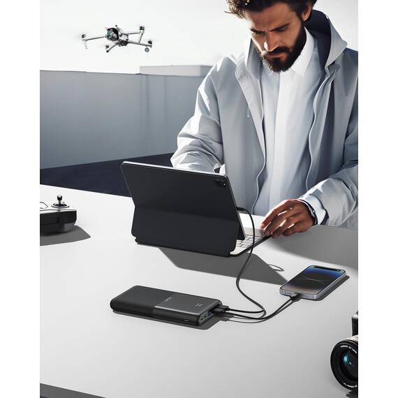 VRURC Power Bank 30000mAh 22.5W Powerbank USB C Schnelles Aufladen Externe Handyakkus mit 4 Ausgänge und 3 Eingänge Tragbares Ladegerät kompatibel mit iPhone, Huawei, Tablets usw (Schwarz)