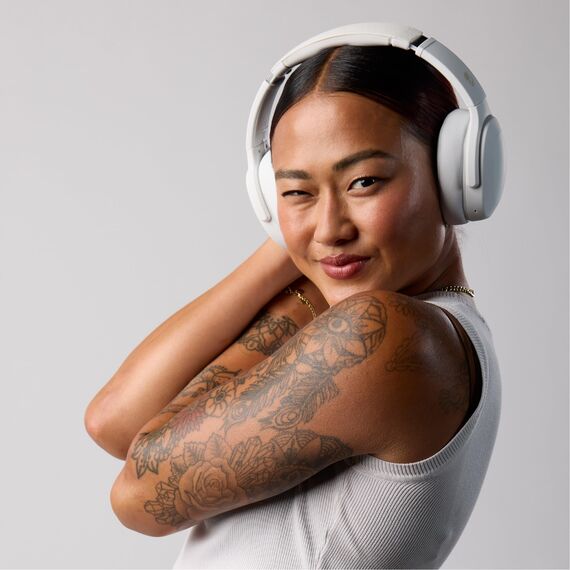 Skullcandy Crusher Evo Over-Ear Wireless-Kopfhörer mit Sensory Bass, 40 Std. Akkulaufzeit, Extra Charging Cable, Mikro, kompatibel mit iPhone, Android und Bluetooth-Geräten, Bone