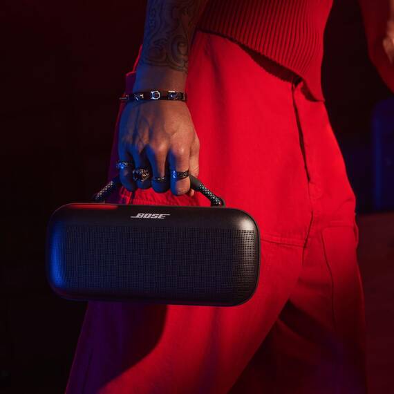 Bose Tragbarer SoundLink Max Lautsprecher, große tragbare Bluetooth Boombox mit Akku, wasserdichte Lautsprecher Boxen, bis zu 20h Akkulaufzeit, USB-C, integrierter 3,5 mm AUX-Eingang, Schwarz