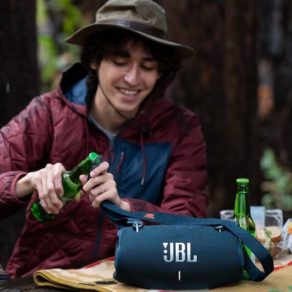 JBL Xtreme 4 Musikbox in Blau – Tragbare Bluetooth-Lautsprecher-Box mit tiefem Bass, KI-Sound-Boost und integrierter Powerbank – Wasserfest und staubfest – 24 Laufzeit