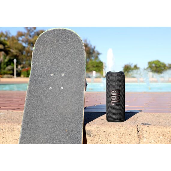 JBL Flip 6 - Tragbarer Lautsprecher, Schwarz