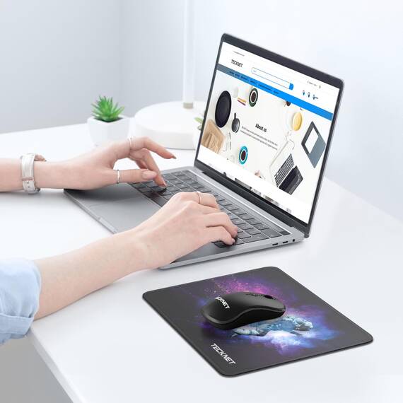 TECKNET Mauspad, 28 x 21 cm Gaming Mousepad mit Wasserdicht und Rutschfester Gummi für PC-Büro, Arbeit, Gaming, Studium, Laptop, Computer, Zuhause-Astronaut