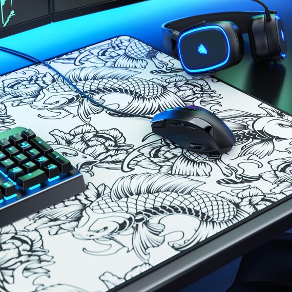 Titanwolf - XXXL Übergröße Mauspad 1200x600mm, Gaming Mousepad Groß 120x60 cm Tischunterlage Large Size verbessert Präzision und Geschwindigkeit XXXL für Logitech Maus und Tastatur, Koi Tattoo 2