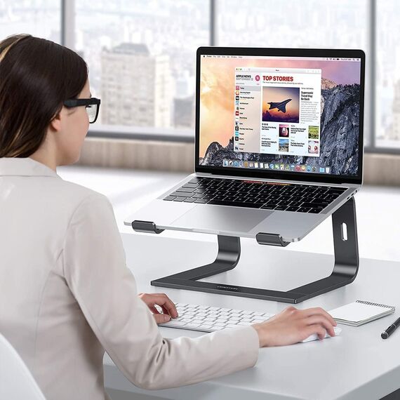 OMOTON Laptop Ständer, Notebook Ständer mit Belüftung, Universal PC Riser Ergonomisch Laptop Halterung, Aluminium Laptop Stand, passend für Laptops in 10-15,6 Zoll für MacBook Pro/Air, Schwarz