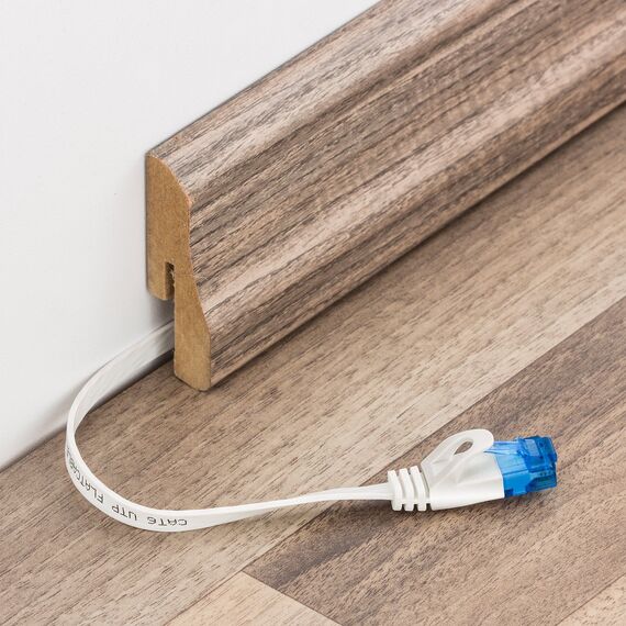 deleyCON 1,5m CAT6 Flaches Netzwerkkabel 1000 Mbit Gigabit LAN - Cat 6 RJ45 Ethernet Patchkabel Verlegekabel Flach - für Internet Switch Router Modem Patchpanel - Weiß