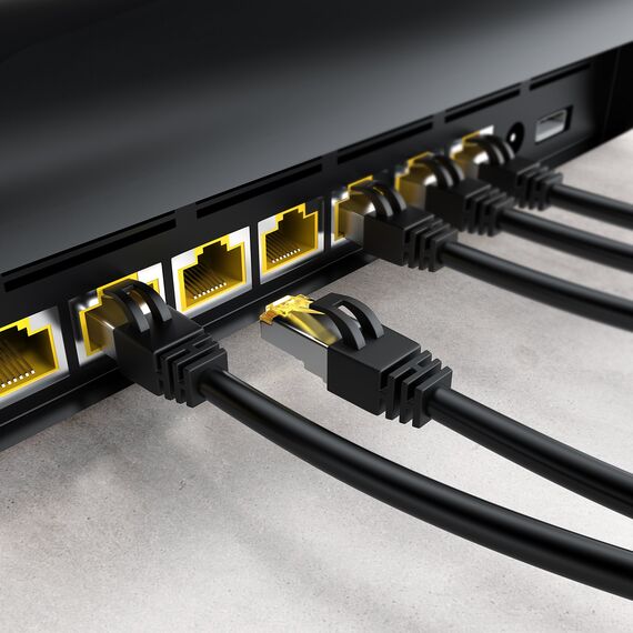 CSL - 3m CAT 7 Netzwerkkabel - Lan Kabel für 10 Gigabit High Speed Internetkabel, Hochgeschwindigkeits Ethernet Kabel, S FTP PIMF, 10 Gbps Cat.7 RJ45 - Switch Router Modem PC - 3 Meter Schwarz
