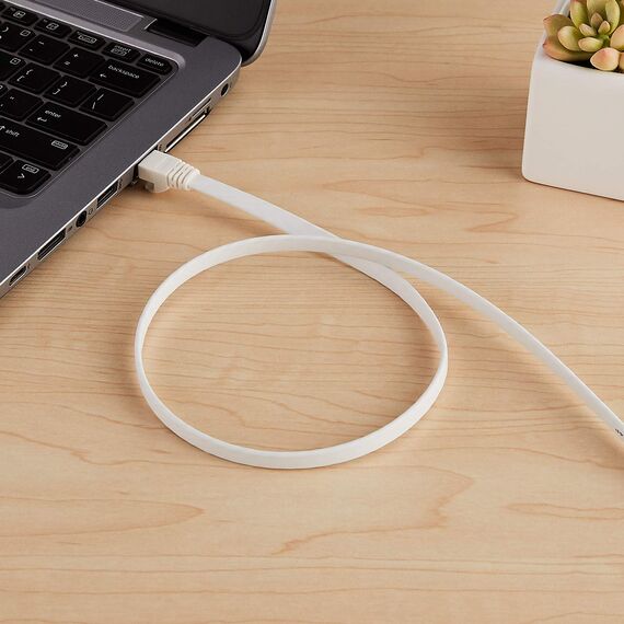Amazon Basics flaches RJ45 Cat-7 Gigabit Ethernet Patch Internetkabel, 15.2 m, Weiß, Drucker