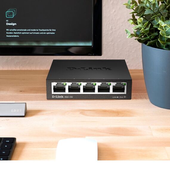 D-Link DGS-105 5 Ports Layer2 Gigabit Switch (bis zu 2000 Mbit/s Datenübertragung pro Port, einfache Plug und Play-Installation, energiesparende Funktionen, lüfterlos, Metallgehäuse) schwarz