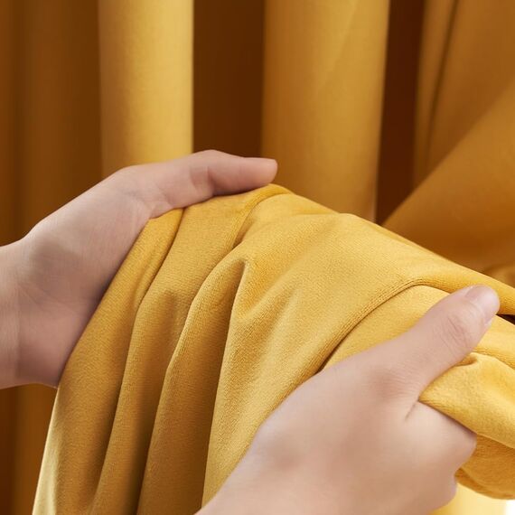 MIULEE Senfgelb Samtvorhang Ösen 2er Set 140X175, Blickdichte Vorhänge Samt Kurz Schlafzimmer Wohnzimmer, Wunderschön Weich Vorhang Verdunkelung Velvet Curtains, Verdunkelnd Samt Gardinen Blickdicht