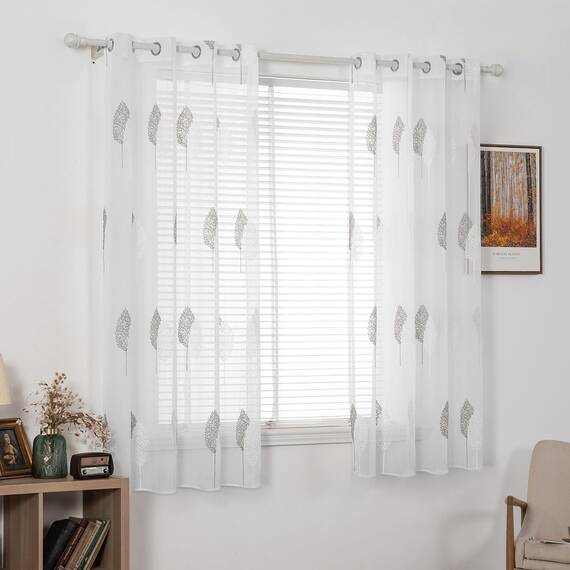 MIULEE Kurz Vorhänge Transparent mit Grau und Weiss Blätter Muster, Modern Stickerei Gardinen Ösen Für Kleines Fenster Kurzgardine, 2er Set Schöne Blätter Muster Vorhang Fenster H 145 x B 140