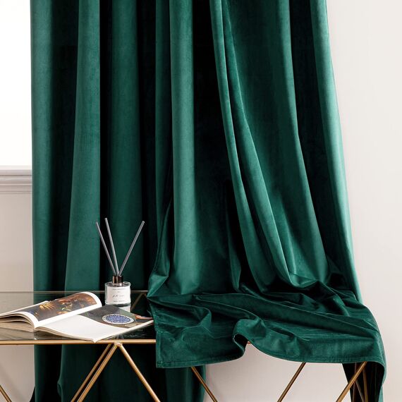Woaboy Samtvorhänge Grün Verdunkelungsvorhang Gardinen Samt mit Ösen Blickdicht Wohnzimmer Blackout Curtains Thermovorhang Schalldämmend Schlafzimmer 2er Set 140x225cm (B x H) Dunkelgrün