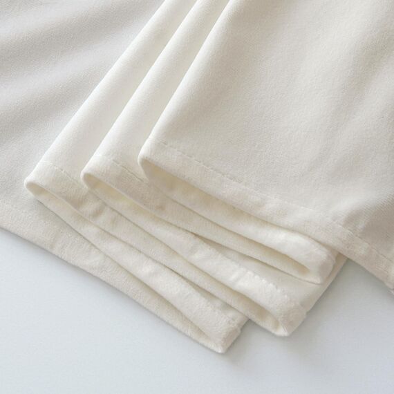 Woaboy Samtvorhänge Verdunkelungsvorhang Gardinen Samt mit Ösen Blickdicht für Wohnzimmer Blackout Curtains Thermovorhang Schalldämmend Schlafzimmer 2er Set 140x245cm (B x H) Weiß