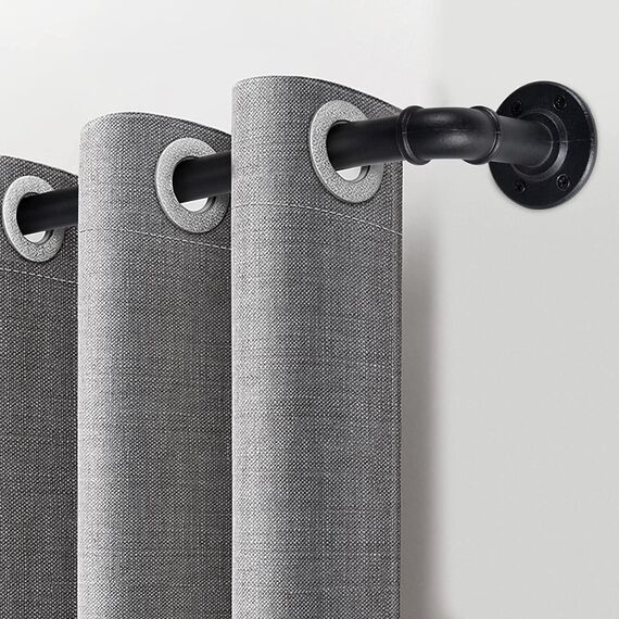 Schwarze Gardinenstange Ausziehbar Metall x3 Sätze, Industrie Gardinenstangen für Ösenvorhänge, Industrielle Gardienenstangenset für Fenster 67 cm - 122 cm((67 cm - 122 cm) X 3 PACK)