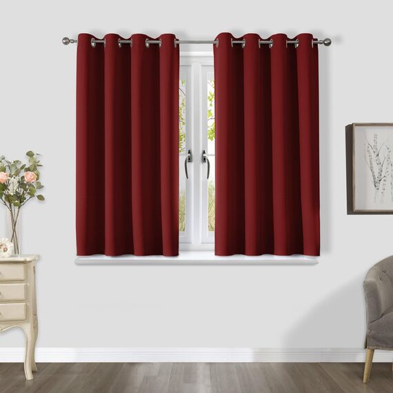 CUCRAF Thermovorhang Kälteschutz Vorhang Blickdicht 2er Set H137 x B117 cm Gardinen mit Ösen Rot Verdunklungsvorhänge, Weich und Langlebig Schallschutz Vorhang für Schlafzimmer Wohnzimmer