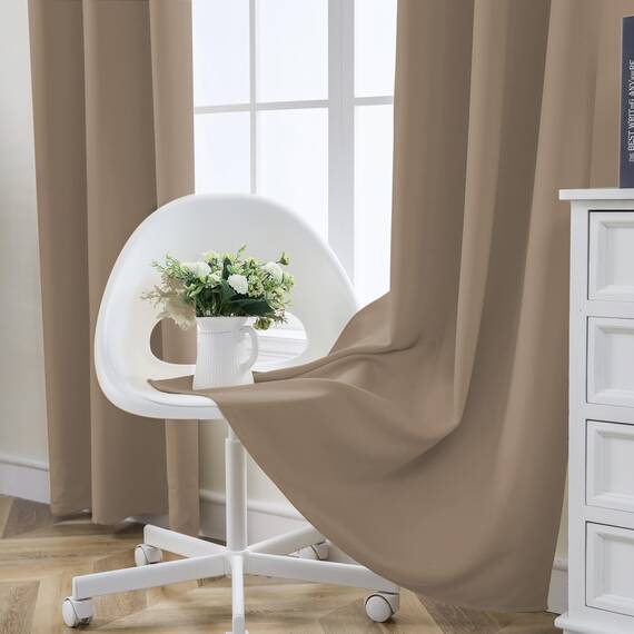 CUCRAF Verdunklungsvorhänge Thermovorhang Kälteschutz 2er Set H213 x B132cm Vorhänge mit Ösen Khaki Vorhang Blickdicht Weich und Langlebig Schallschutz Vorhang für Schlafzimmer Wohnzimmer