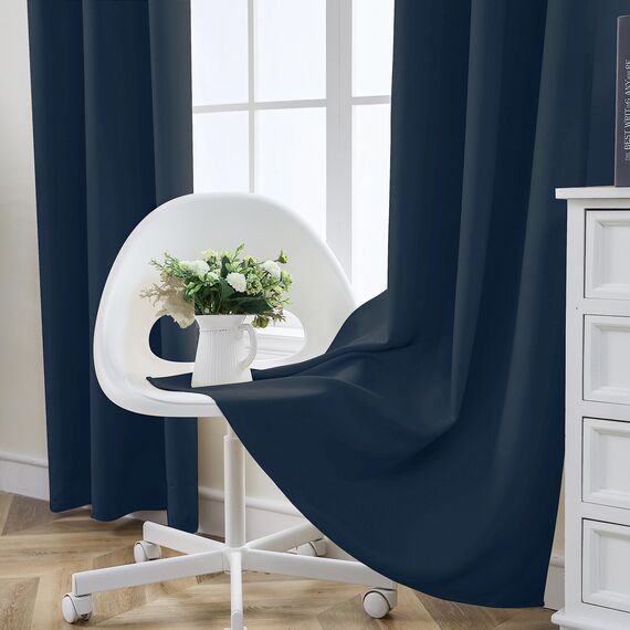CUCRAF Gardinen mit Ösen Vorhang Blickdicht 2er Set H245 x B140 cm Thermovorhang Kälteschutz Navy Blau Verdunklungsvorhänge, Weich und Langlebig Schallschutz Vorhang für Schlafzimmer Wohnzimmer