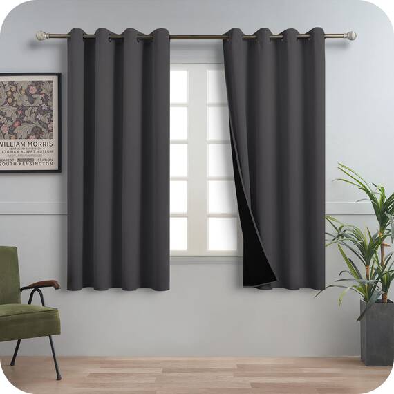 MRTREES Vorhänge Blickdicht Dunkelgrau Kurz Modern 100% Verdunkelungsvorhang 2er Set Gardinen mit Ösen Thermogardine 145x140 cm Blackout Curtains Gardine Kinderzimmer Junge