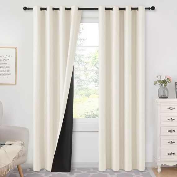 MRTREES Thermovorhang Kälteschutz Gegen Kälte 100% Vorhang Blickdicht Gardinen mit Ösen Hellbeige 2er Set, 225 cm Lang, 140 cm Breit, Verdunklungsvorhänge für Wohnzimmer Schlafzimmer