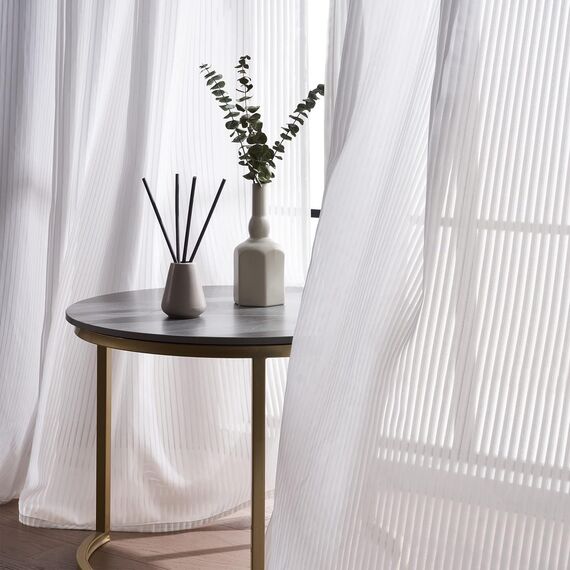 Topfinel Gardinen Wohnzimmer 140x250cm 2er Set Modern Voile Vorhänge mit Ösen Vorhang Schlafzimmer Halbtransparent mit Vertikalem Streifenmuster Weiß
