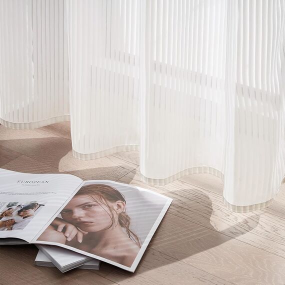 Topfinel Gardinen Wohnzimmer 140x235cm 2er Set Halbtransparent Modern Vorhänge Schlafzimmer mit Ösen Voile Vorhang mit Vertikalem Streifenmuster fur Kinderzimmer Weiß