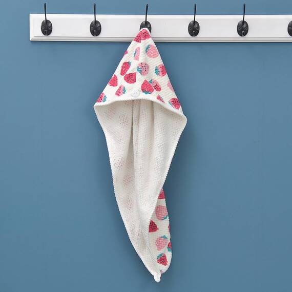 havelaugh Bademäntel-Set mit süßem Erdbeerdruck, weiches und saugfähiges Korallen-Fleece, Badehut, Duschhut, Baderock, schnell trocknende Kappe, Haarwickel zum Baden für Outdoor, Pool, Reisen
