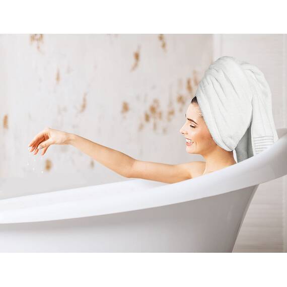 Utopia Towels - Großes Badetuch mit Aufhänger - 100% gekämmte ringgesponnene Baumwolle, sehr saugfähig große Badetücher 90 x 180 cm, hochwertiges Saunatuch (Weiß)