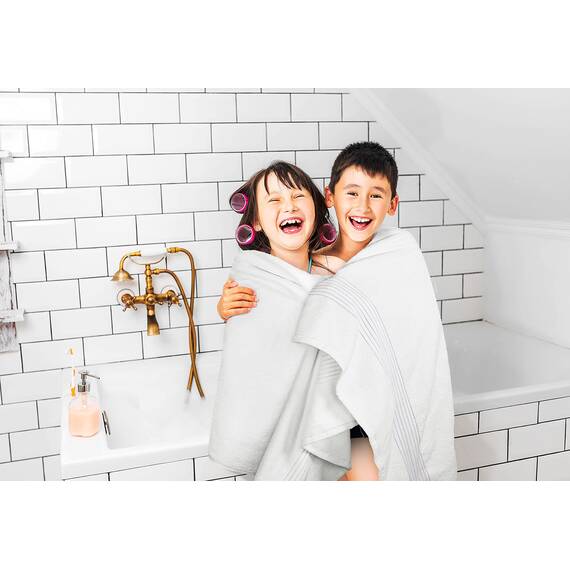 Utopia Towels - Großes Badetuch mit Aufhänger - 100% gekämmte ringgesponnene Baumwolle, sehr saugfähig große Badetücher 90 x 180 cm, hochwertiges Saunatuch (Weiß)