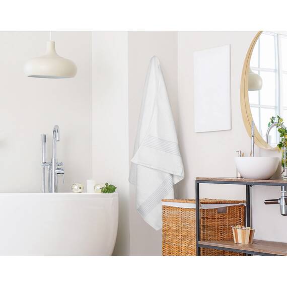Utopia Towels - Großes Badetuch mit Aufhänger - 100% gekämmte ringgesponnene Baumwolle, sehr saugfähig große Badetücher 90 x 180 cm, hochwertiges Saunatuch (Weiß)