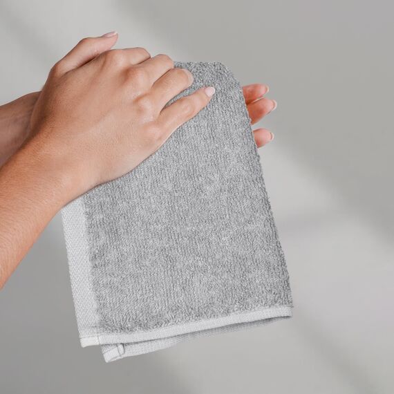 Amazon Basics Waschlappen Set, 100% Baumwolle Extra Saugfähig Schnelltrocknend, 30 x 30 cm, Grau, 24er-Pack