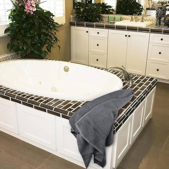 Utopia Towels -Badetücher Set Premium 100% ringgesponnene Baumwolle 69 x 137 cm Handtücher, sehr saugfähig, weiches Gefühl Duschtücher (Grau) (2er-Pack)