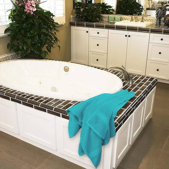 Utopia Towels - 4er-Pack Badetücher Set Premium 100% ringgesponnene Baumwolle 69 x 137 cm Handtücher, sehr saugfähig, weiches Gefühl Duschtücher (Türkis)
