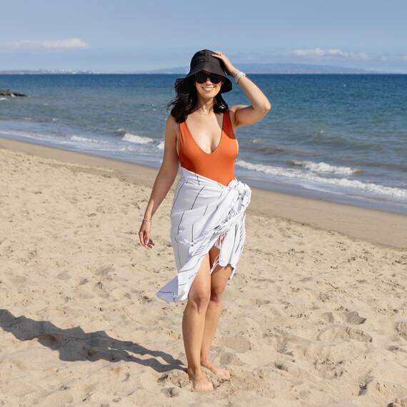 WETCAT Türkisches Strandtuch, 100 % Baumwolle, sandfrei, schnell trocknend, extra groß, leicht, Reisehandtuch für Erwachsene, Strandzubehör, Geschenk (Schwarz und Weiß, 96,5 x 180,3 cm)