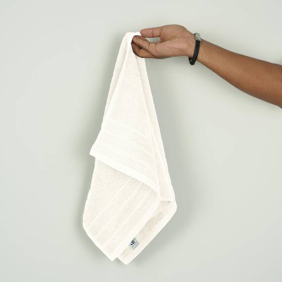 Tens Towels 6 Stück Handtücher, 100 % Baumwolle, leichteres Gewicht, schnell trocknend, 40,6 x 71,1 cm, super weich und saugfähig, perfekt für Bad und Küche, cremefarben