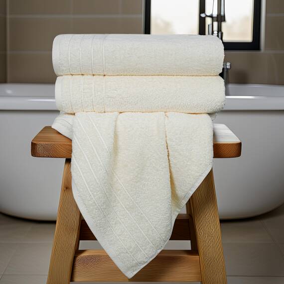Tens Towels Extra große Badetücher, 76,2 x 152,4 cm, 100 % Baumwolle, größeres und leichteres Gewicht, schnelles trocknen, super weich und saugfähig, perfekt für Badezimmer, 4 Stück, Cremefarben