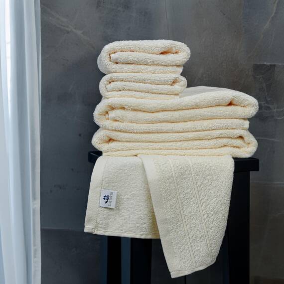 Tens Towels Badetücher Set, 2 extra große Badetücher, 2 Handtücher, 4 Waschlappen, 100% Baumwolle, schnell trocknend, Badhandtücher Set für den täglichen Gebrauch (8er-Set) Elfenbein