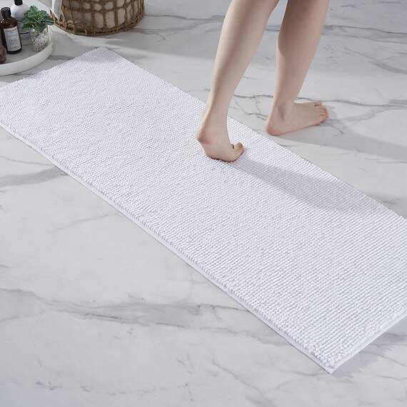 Decomira Badematte rutschfest | Als Badteppich Set kombinierbar | Badezimmer-Teppich Bad-Vorleger waschbar aus Chenille | Duschvorleger für Dusche, Badewannen, WC Deko | Weiss - 50x150 cm