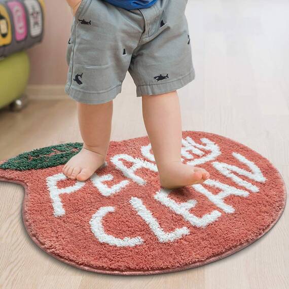 RORA Badteppich für Kinder, Korallenrosa Pfirsich-Form mit weißen Wörtern, Cartoon-Plüsch, wasserabsorbierend, Badezimmer-Dekor, Fußmatten, für Kinderzimmer, waschbar, WC-Vorleger (65.2 x 50.5 cm)