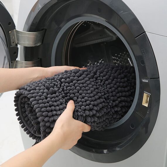 ACCUMTEK Gestreifter Badezimmerteppich, 120,7 x 61 cm, ultraweich, rutschfest, Chenille, saugfähig, flauschig, zottelig, Badematten für Badezimmer, Schlafzimmer, Küche, Dusche, Badewanne, Dunkelgrau,