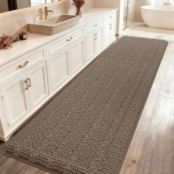 ACCUMTEK Gestreifter Badezimmerteppich, 121,9 x 43,2 cm, ultraweich, rutschfest, Chenille, saugfähig, flauschig, zottelig, Badematten für Badezimmer, Schlafzimmer, Küche, Dusche, Badewanne, Taupe