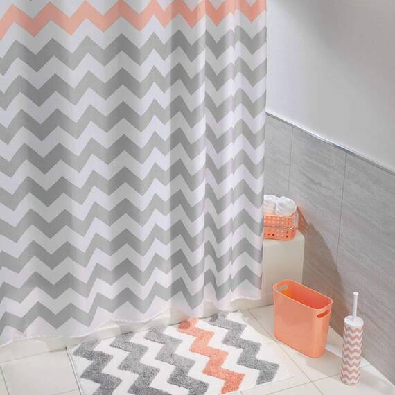 iDesign 19054EU Mikrofaser-Teppich Chevron, 86 x 53 cm, grau / koralle