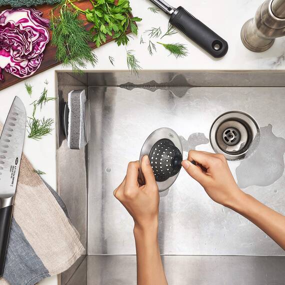 OXO Good Grips Abflusssieb für die Küche – grau