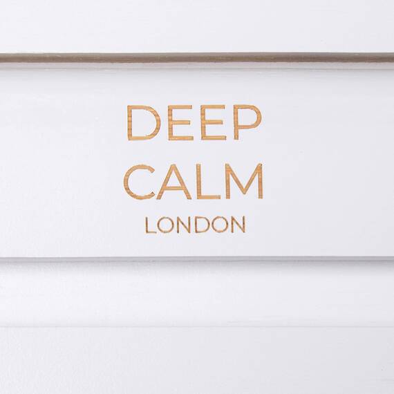Deep Calm Badewannenablage - Verstellbares Bambus-Badewannenbrett - rutschfeste Badewannenablage Passend für die meisten Badewannen - Hält Buch, iPad, Telefon, Glas, Kerze