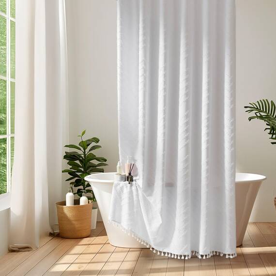 Siiluminisoy Kleiner Stall Boho Duschvorhang weiße Quaste gewebter Stoff Duschvorhang 91,4 x 183,9 cm halbe Größe getuftet Chevron gestreift strukturiert modern Bauernhaus minimalistischer