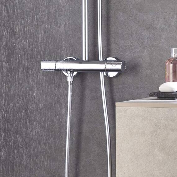 GROHE Euphoria 210, Duschsystem (Regendusche mit Thermostat und schwenkbarem Kopfbrausearm, Sicherheitssperre bei 38C, Duscharmatur mit Ablage und Antikalk-System), chrom, 27964000