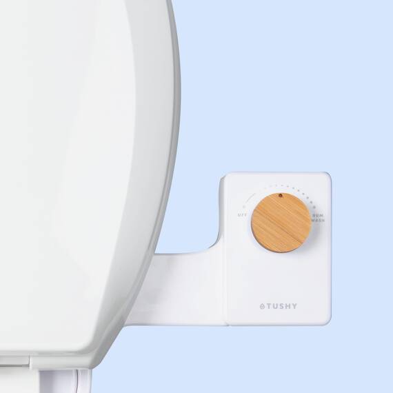 TUSHY Fresh Cool Water Bidet: Ultra Slim WC-Sitz-Aufsatz (nicht Elektrisch, Selbstreinigend, Hygienische Düse), Einfache DIY-Installation < 10 Min Einstellbarer Wasserdruck, Bambusknopf