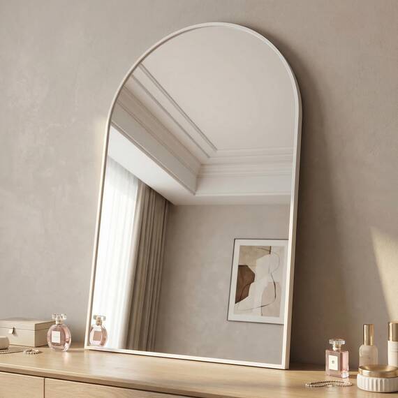 BEAUTYPEAK Bogen Wandspiegel mit Weiß, 91x61 cm Bruchsichere Aluminiumlegierung Rahmen Badspiegel, Kann an die Wand Gelehnt oder Aufgehängt Werden, Standspiegel für Schlafzimmer, Bad und Toiletten